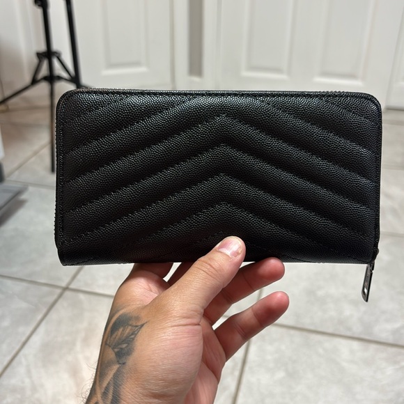Wallet - Picture 1 of 1